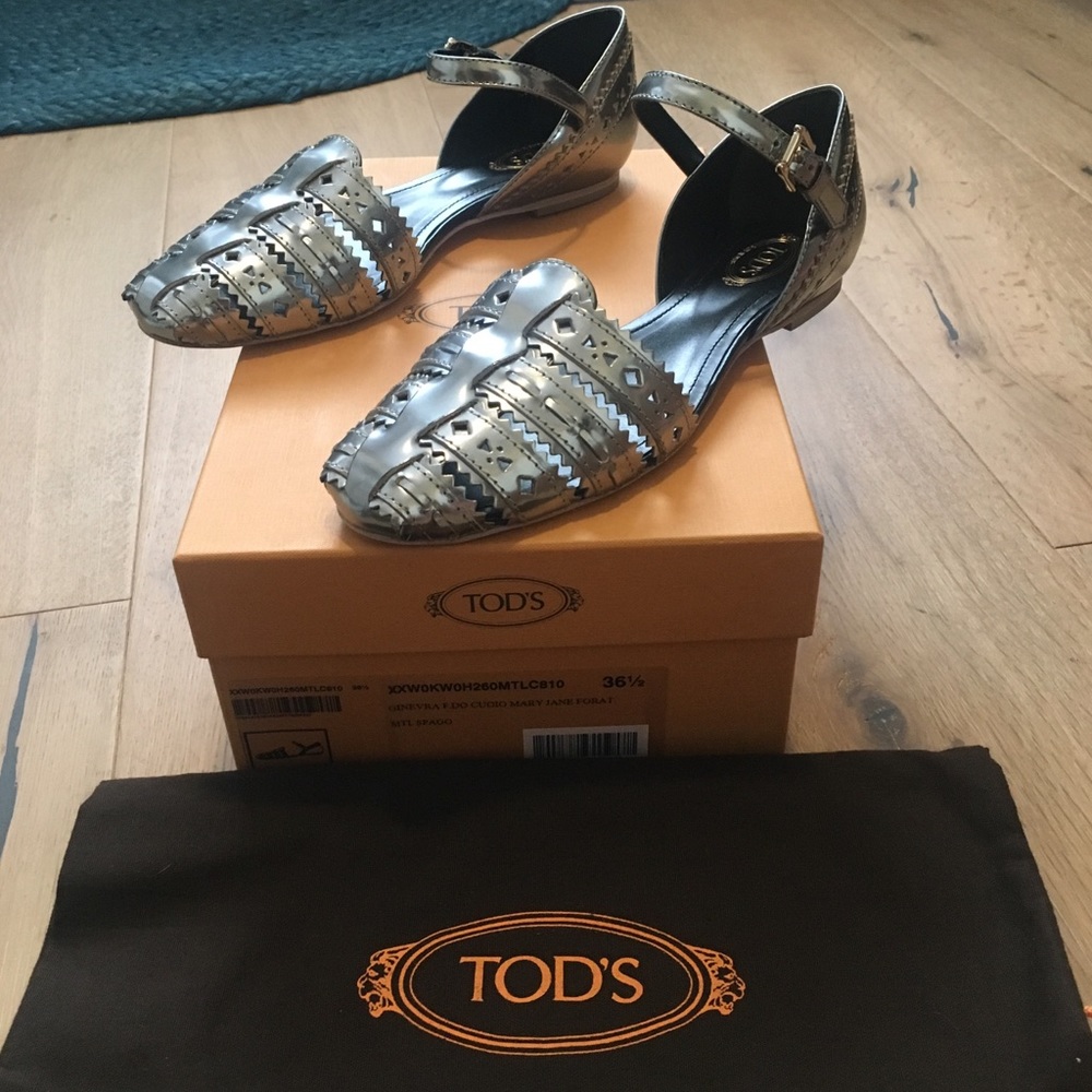 Tod’s D’Orsay Mary Jane Flat/Sandal in Silver